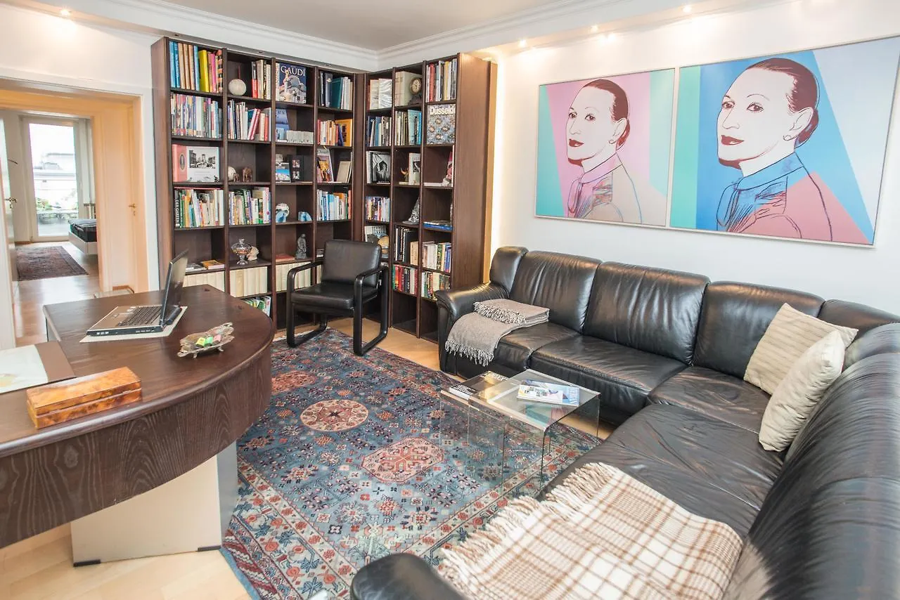 Apartement Mit Dachterrasse - Bei Curth Klingen - Teilen Sie Uns Ihre Ankunfszeit Mit Düsseldorf Oda ve Kahvaltı