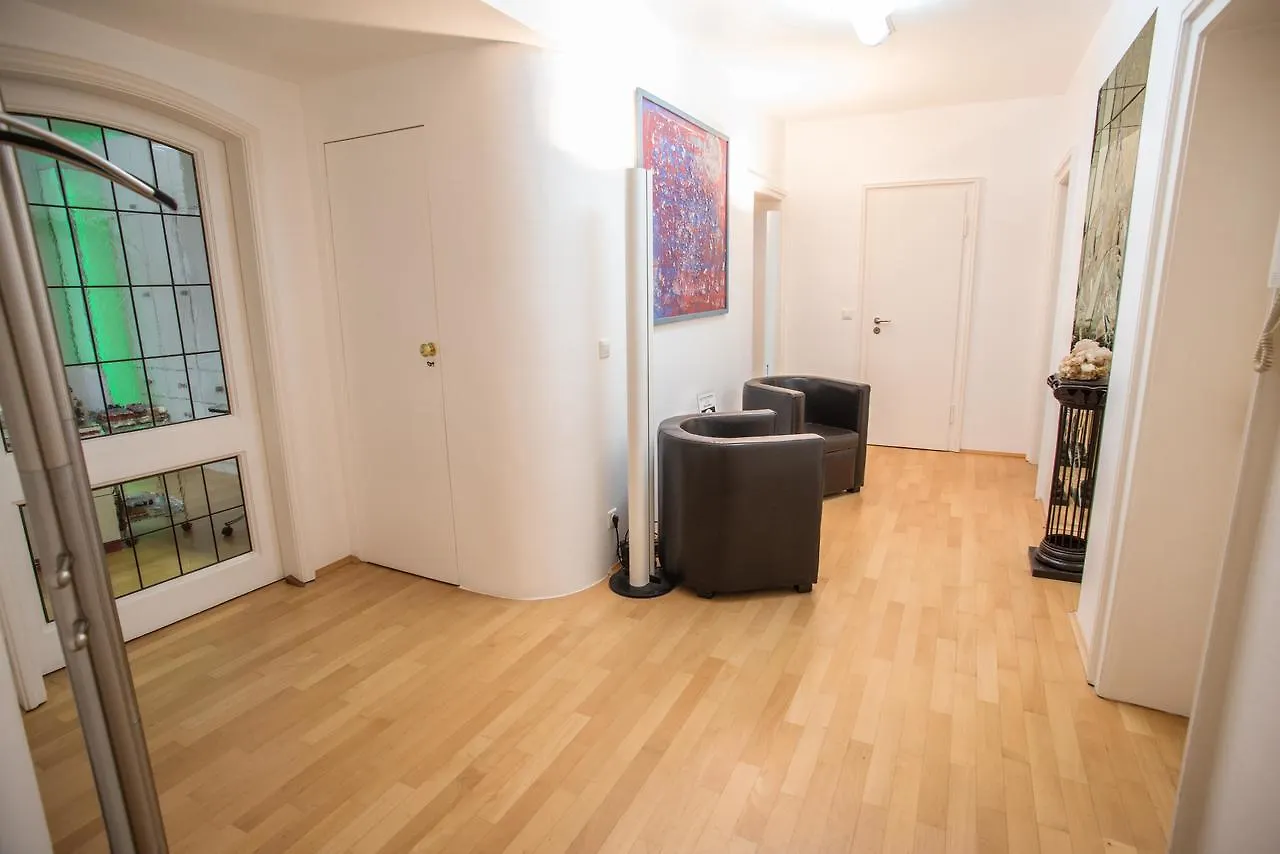 ** Oda ve Kahvaltı Apartement Mit Dachterrasse - Bei Curth Klingen - Teilen Sie Uns Ihre Ankunfszeit Mit Düsseldorf Almanya