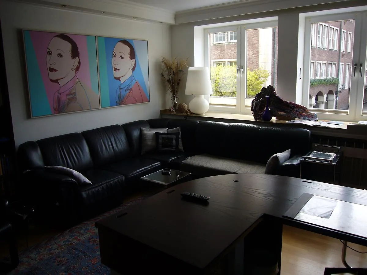 Apartement Mit Dachterrasse - Bei Curth Klingen - Teilen Sie Uns Ihre Ankunfszeit Mit Düsseldorf Germania