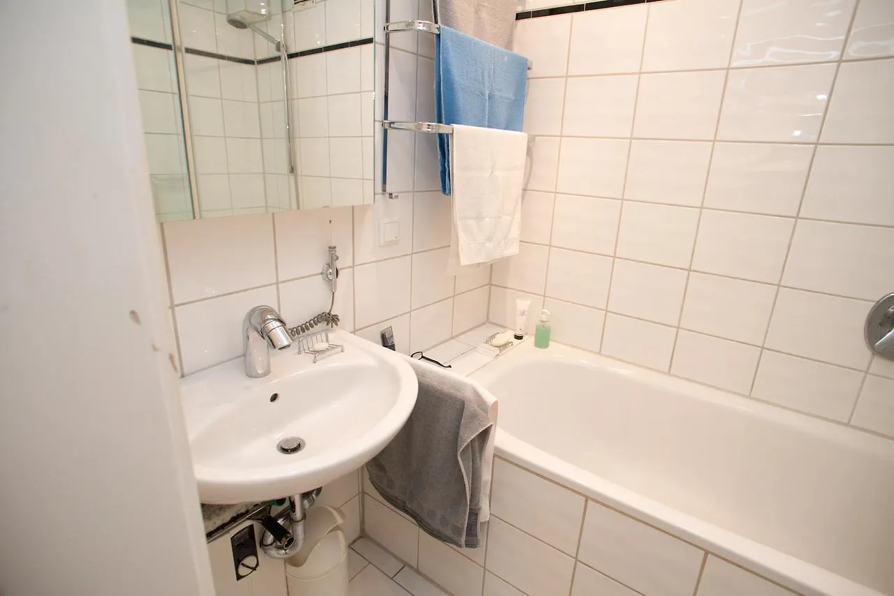 Apartement Mit Dachterrasse - Bei Curth Klingen - Teilen Sie Uns Ihre Ankunfszeit Mit Düsseldorf Germania