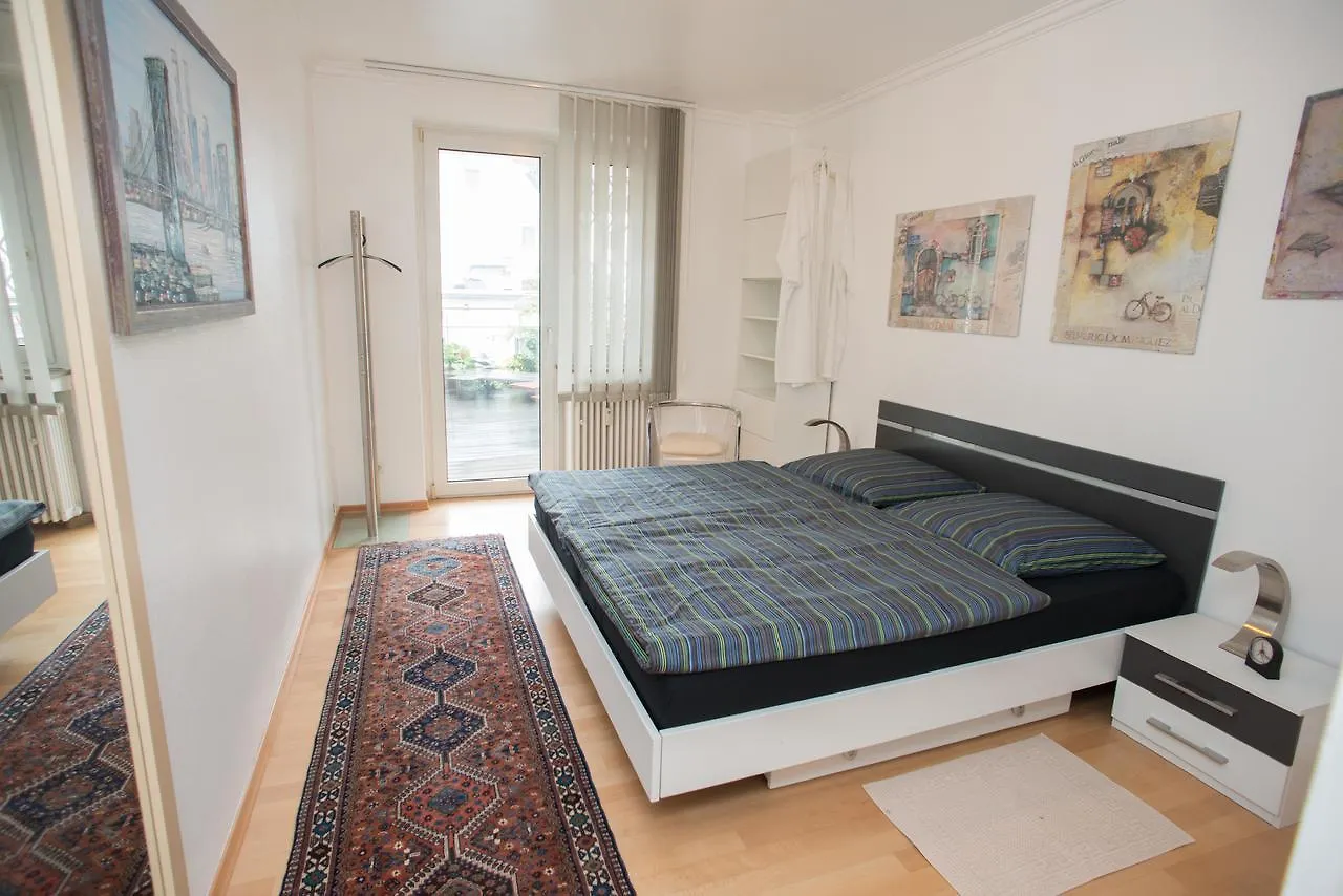 Apartement Mit Dachterrasse - Bei Curth Klingen - Teilen Sie Uns Ihre Ankunfszeit Mit Düsseldorf Bed & Breakfast